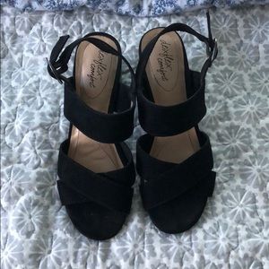 Simple and Comfortable Black work shoes